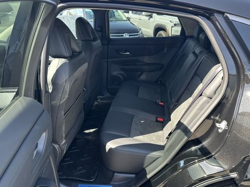 Used 2025 Nissan Ariya AWD image 25