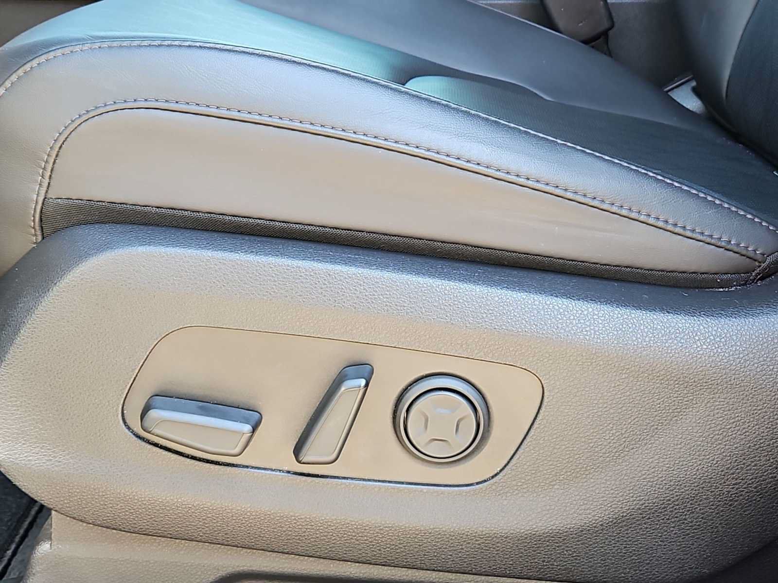 Used 2024 Kia Carnival SX FWD image 15