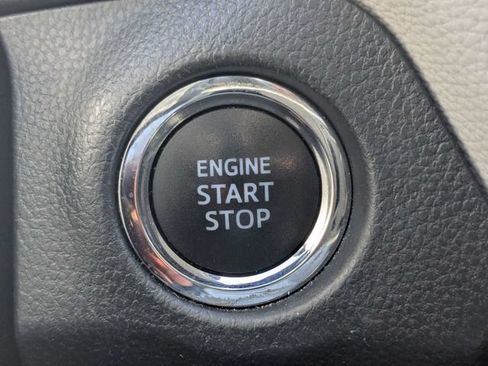 Used 2019 Toyota RAV4 Limited w/ Cold Weather Package FWD image 33