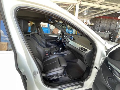 Used 2018 BMW X1 xDrive28i AWD/4WD image 3
