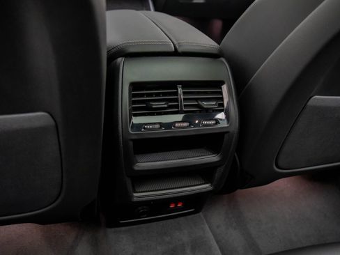 New 2026 BMW X5 xDrive40i w/ M Sport Package AWD/4WD image 21