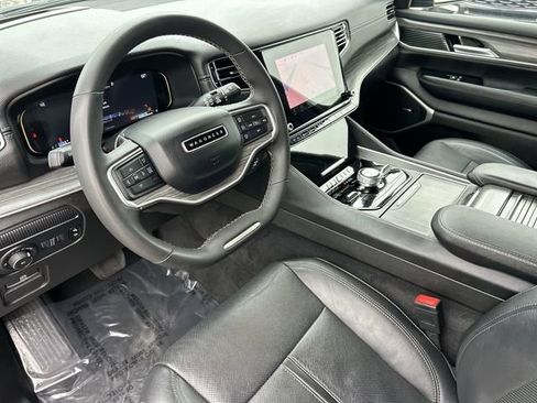 Certified 2024 Jeep Wagoneer L Series III w/ Flexible Seating Group AWD/4WD image 18