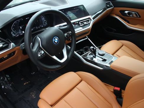 Used 2022 BMW 330e xDrive w/ Driving Assistance Package AWD/4WD image 3
