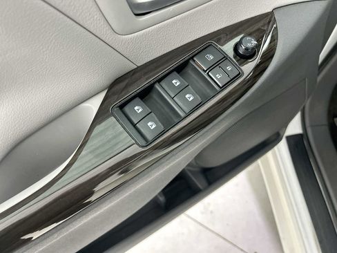 Used 2017 Toyota Sienna XLE image 15