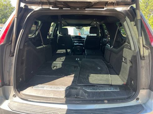 Used 2023 Cadillac Escalade ESV Premium Luxury AWD/4WD image 18