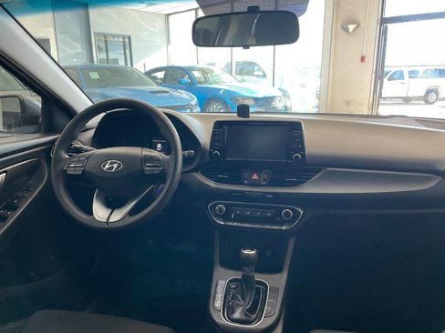 Used 2018 Hyundai Elantra GT image 26