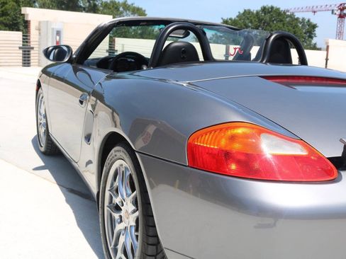 Used 2002 Porsche Boxster RWD image 17