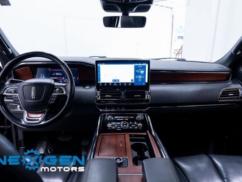 Used 2022 Lincoln Navigator Reserve AWD/4WD image 7