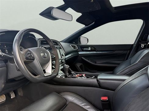 Used 2022 Nissan Maxima SR w/ Sport Mat Group image 16