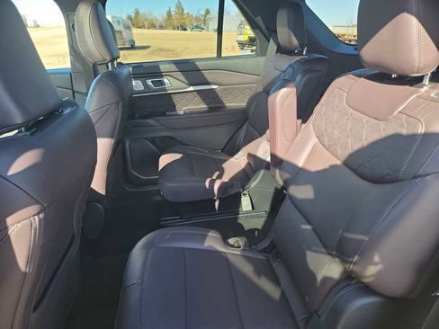 Used 2025 Ford Explorer Platinum w/ LUX Leather Package AWD/4WD image 23