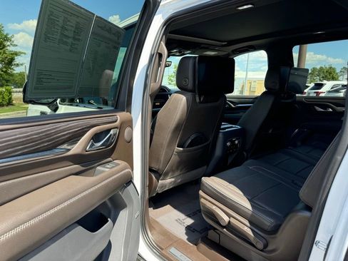 Used 2023 GMC Yukon XL Denali w/ Denali Reserve Package AWD/4WD image 38