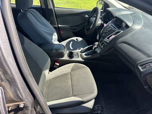 Used 2013 Ford Focus SE w/ SE Winter Pkg FWD image 11