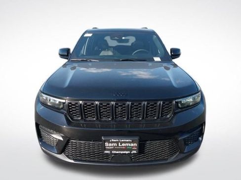 New 2025 Jeep Grand Cherokee Laredo image 4