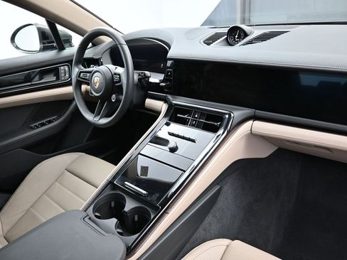 Used 2025 Porsche Panamera 4S image 30