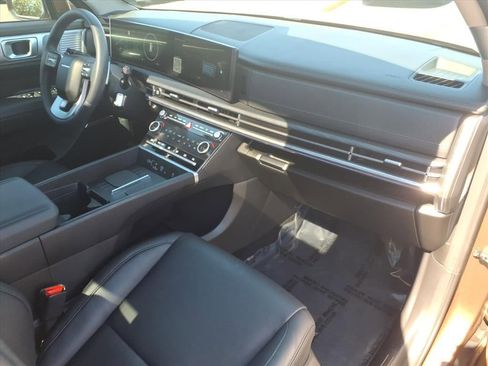 Used 2025 Hyundai Santa Fe Limited image 10