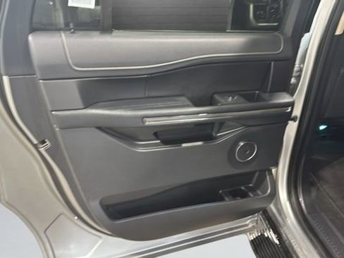 Used 2024 Ford Expedition Max XLT image 27