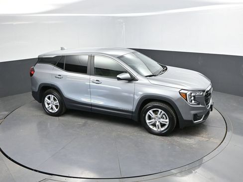 Used 2024 GMC Terrain SLE AWD/4WD image 24