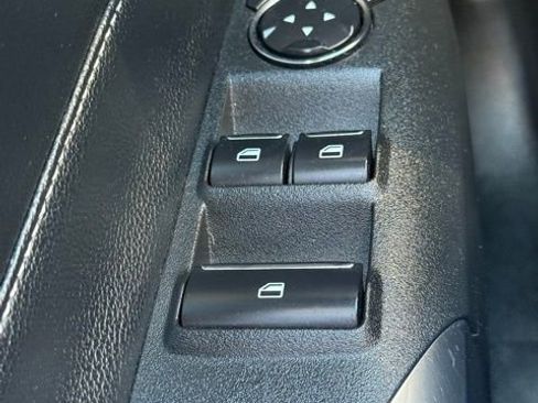 Used 2022 Ford Mustang Premium image 14