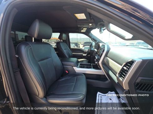 Used 2022 Ford F250 Lariat w/ Black Appearance Package AWD/4WD image 13