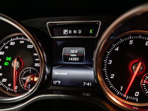 Used 2018 Mercedes-Benz G 550 Squared image 12