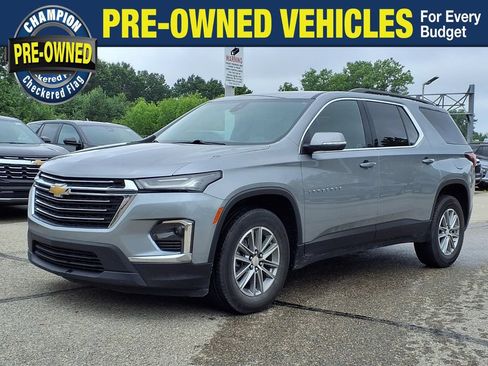 Used 2023 Chevrolet Traverse LT FWD image 1