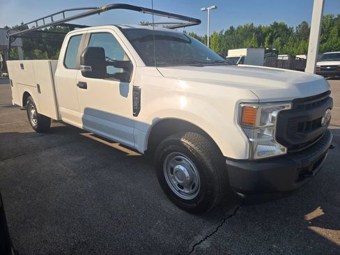 Used 2022 Ford F250 XL w/ Power Equipment Group RWD image 2