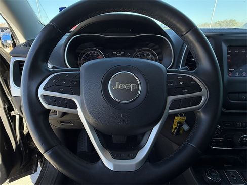 Used 2020 Jeep Cherokee Latitude image 12