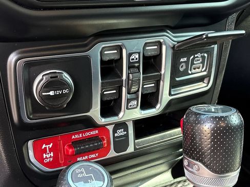 Used 2021 Jeep Gladiator Mojave AWD/4WD image 19