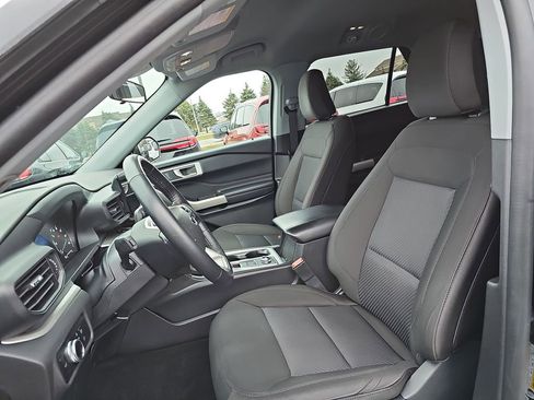 Used 2022 Ford Explorer XLT w/ Class IV Trailer Tow Package image 17