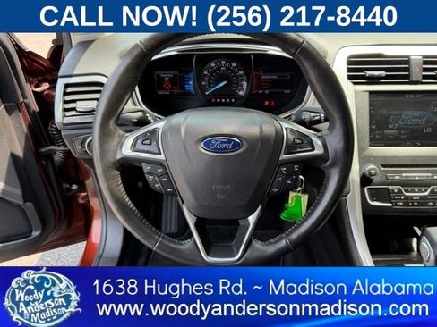 Used 2016 Ford Fusion SE FWD image 10