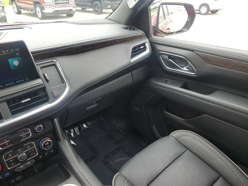 Used 2023 Chevrolet Tahoe Premier AWD/4WD image 11