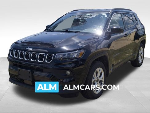 Used 2025 Jeep Compass Latitude AWD/4WD image 1