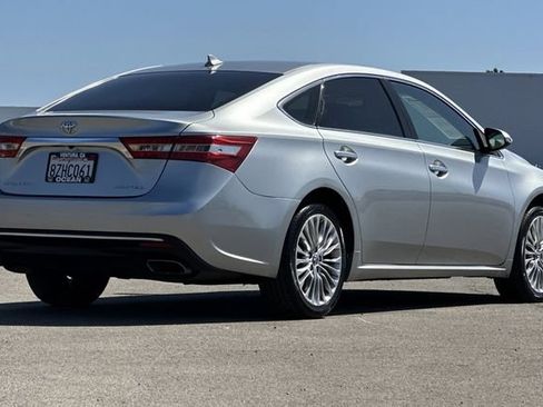 Used 2016 Toyota Avalon Limited w/ Toyota Safety Sense Package FWD image 4