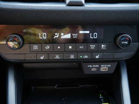 Used 2026 Subaru Outback Premium AWD/4WD image 24