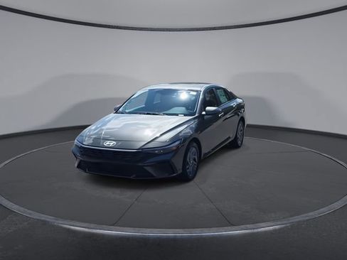 New 2025 Hyundai Elantra Blue image 4