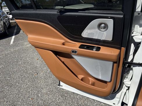 Certified 2024 Lincoln Aviator Black Label image 13