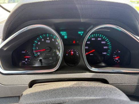 Used 2012 Chevrolet Traverse LT FWD image 10