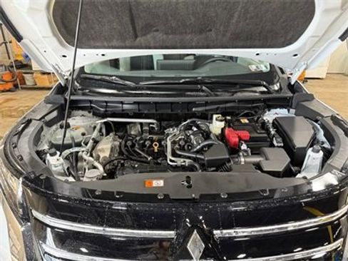 New 2025 Mitsubishi Outlander SE image 26