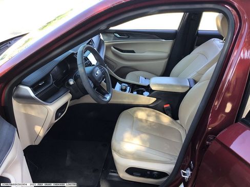 Used 2023 Jeep Grand Cherokee Limited RWD image 8