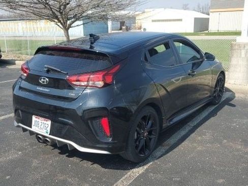 Used 2020 Hyundai Veloster Turbo R-Spec image 2