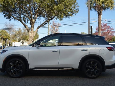 Certified 2026 INFINITI QX60 Autograph w/ Dark Cargo Package image 9