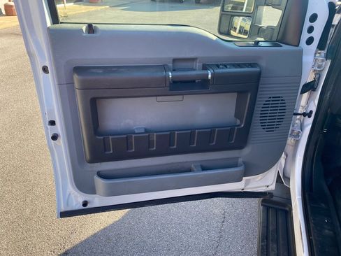 Used 2015 Ford F350 XL w/ Power Equipment Group AWD/4WD image 9