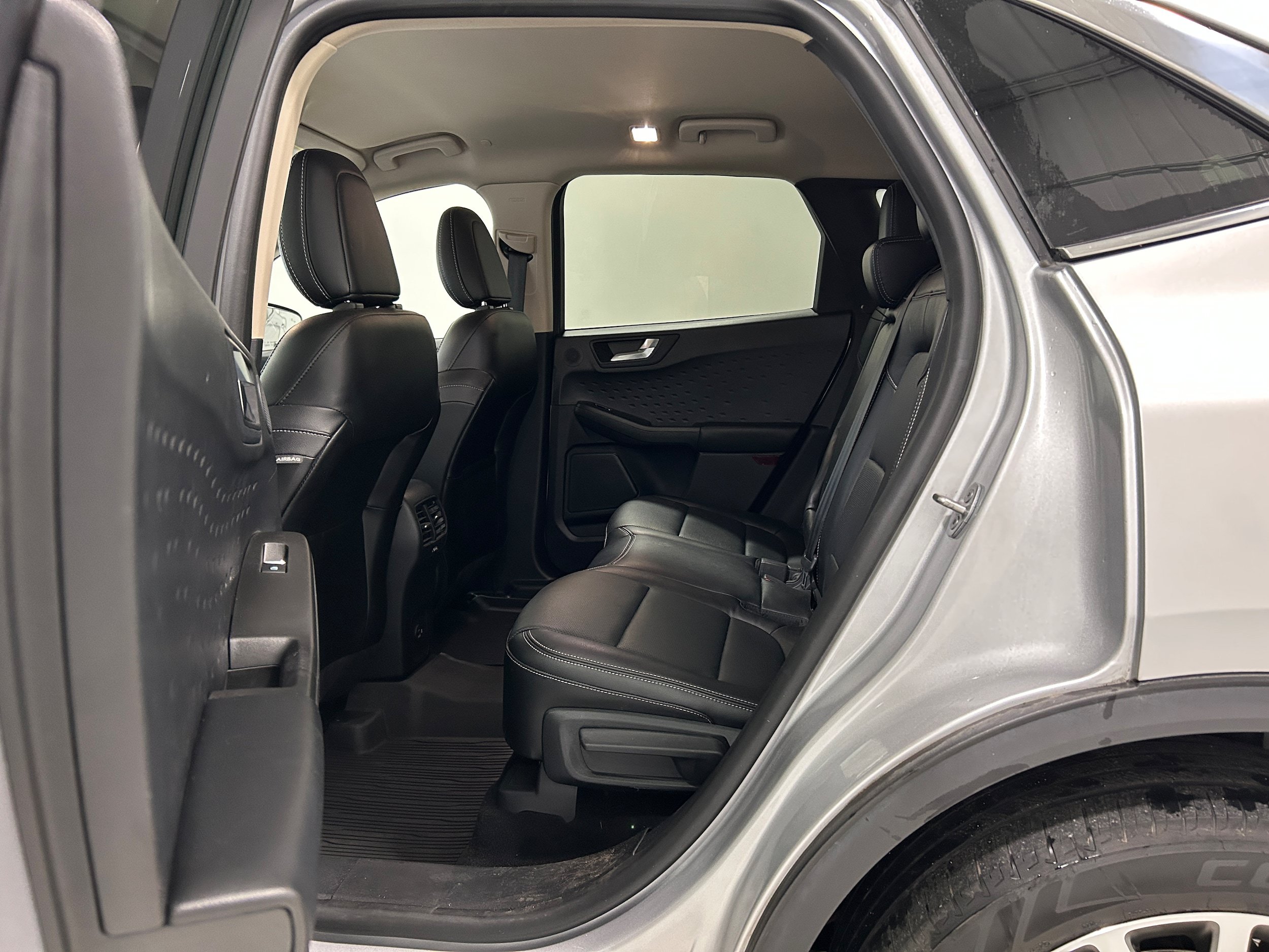Used 2020 Ford Escape Titanium AWD/4WD image 26