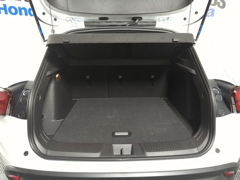 Used 2025 Chevrolet Trax RS w/ Driver Confidence Package image 18