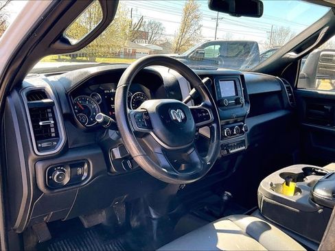 Used 2024 RAM 3500 Tradesman w/ Chrome Appearance Group AWD/4WD image 10