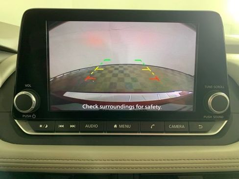 Used 2025 Nissan Rogue SV AWD/4WD image 4