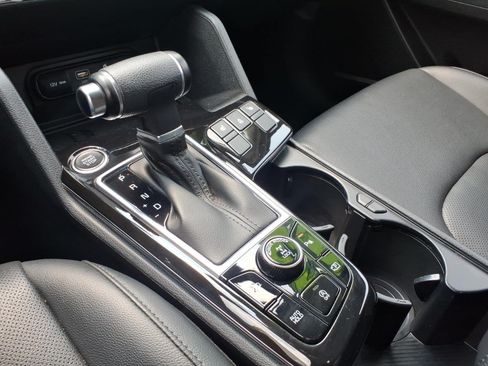 Used 2023 Kia Sportage EX AWD/4WD image 16