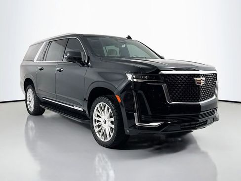 Used 2023 Cadillac Escalade ESV Premium Luxury image 3