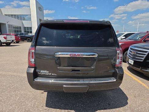 Used 2019 GMC Yukon XL Denali w/ Open Road Package AWD/4WD image 4