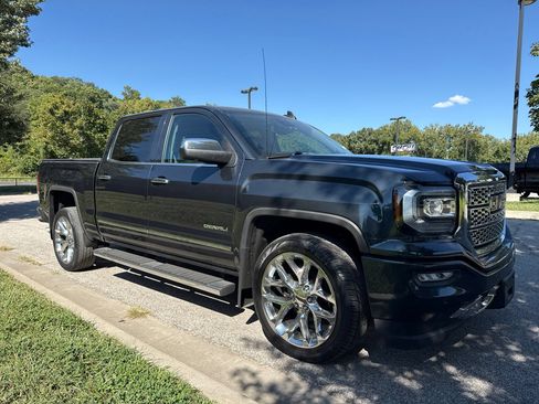 Used 2017 GMC Sierra 1500 Denali AWD/4WD image 3